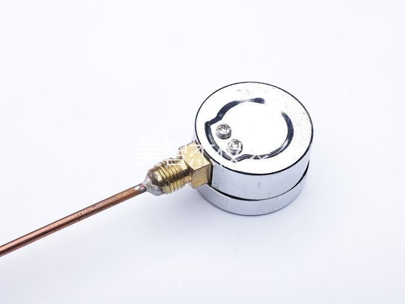 Y40 Radial Red Pointer with Check Valve Gauge - Image 3